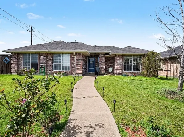 2621 Buck Dr, Mesquite, TX 75181