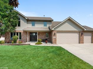 8842 Fairfield Ln, Tinley Park, IL