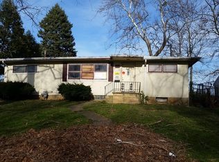 908 N Division Ave, Urbana, IL 61801