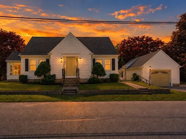 123 James St, Acushnet, MA 02743