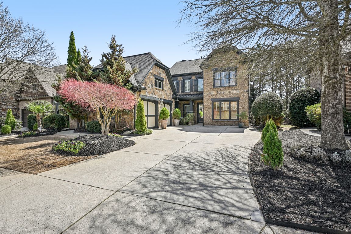 Habersham Hills Dr-S1803-001.jpg
