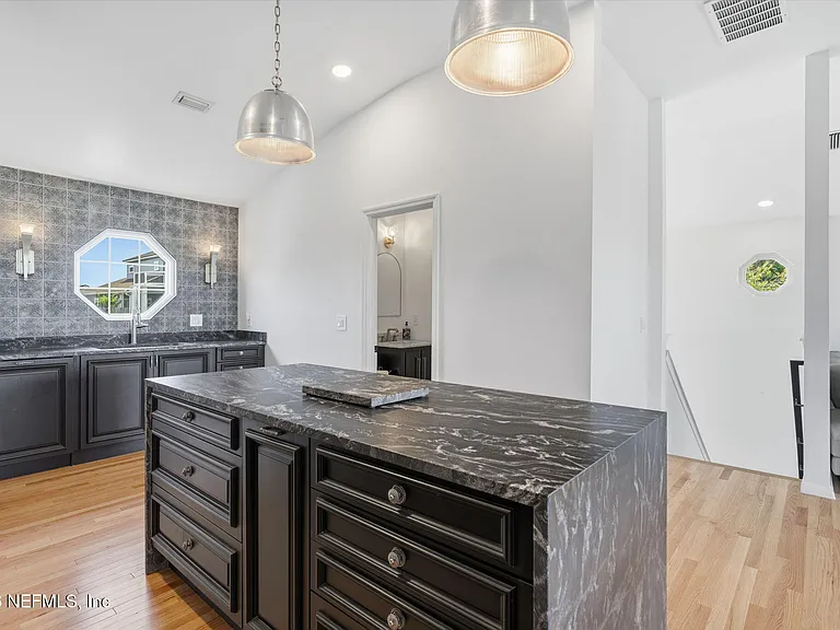 149 Beachside Dr — Photo 17