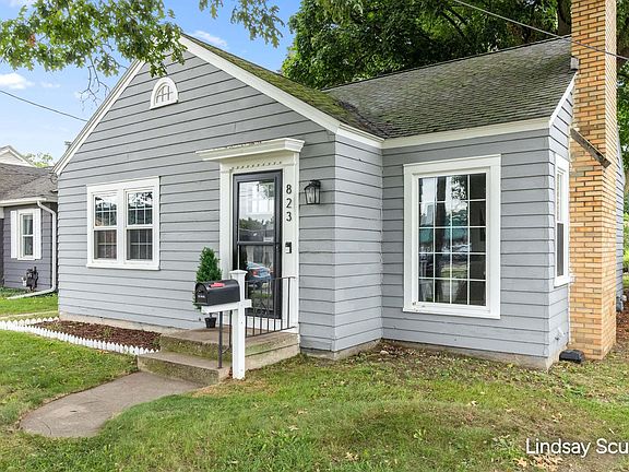 3rd image of 823 Alger St SE