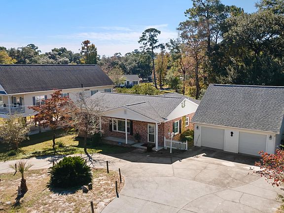 2nd image of 4406 Lakeside Dr.