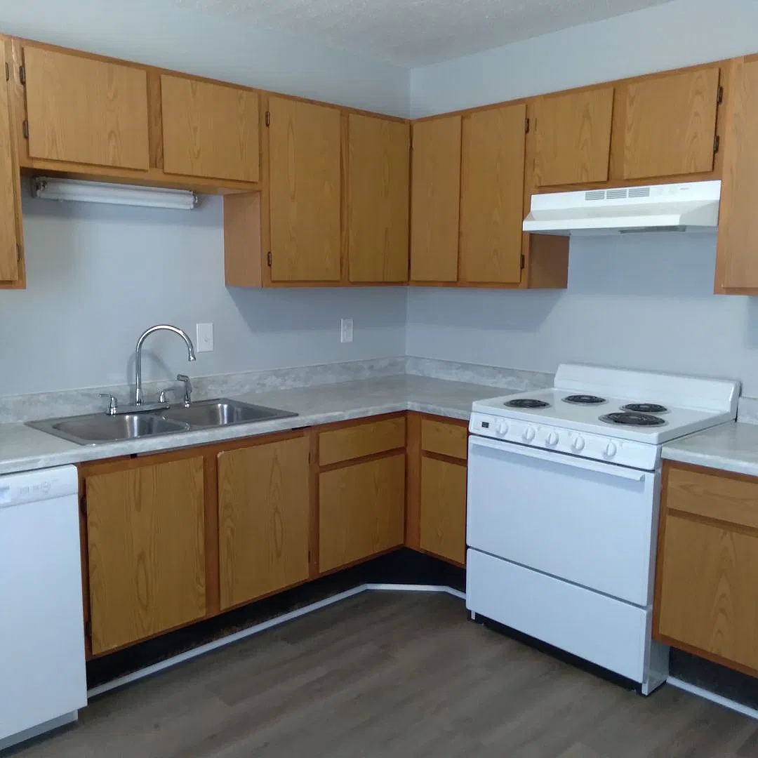 2 Bedroom & 1 Bath - Downstairs Unit — Photo 4