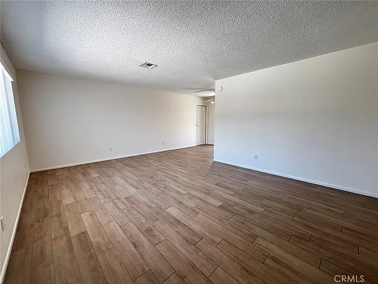 743 Evergreen St — Photo 3