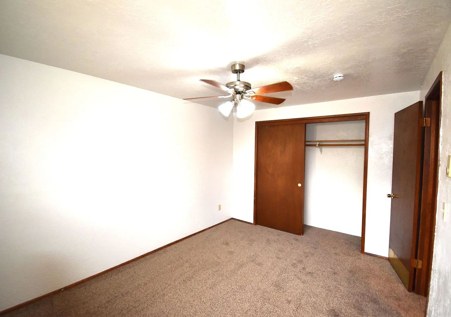 The Garden Apartments 942 — Photo 4