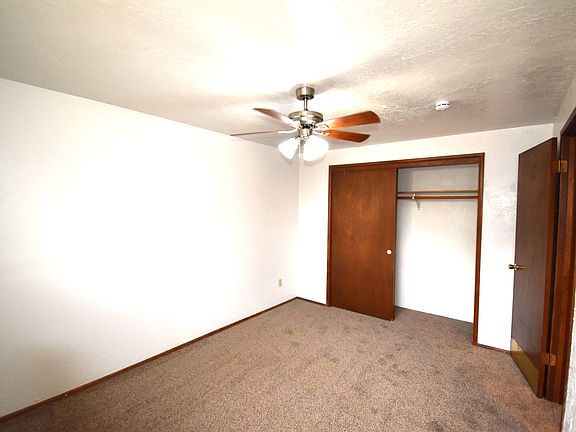 4th image of 942 W Vine St APT 1