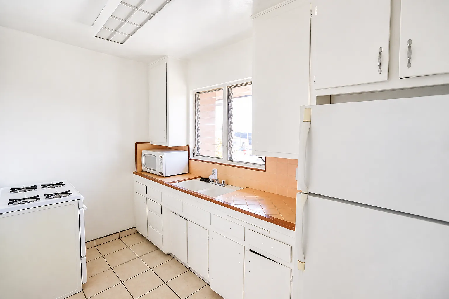 2 bed, 850 sqft, $2,800 — Photo 4