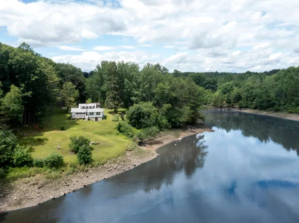 34 Elm Street E, Hampden, ME 04444