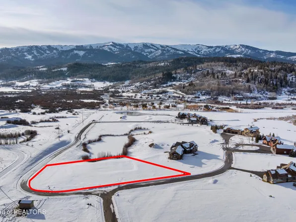 30 River Trail Dr, Alpine, WY 83128
