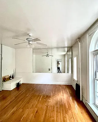 Rented by Pear NYC LLC | media 30