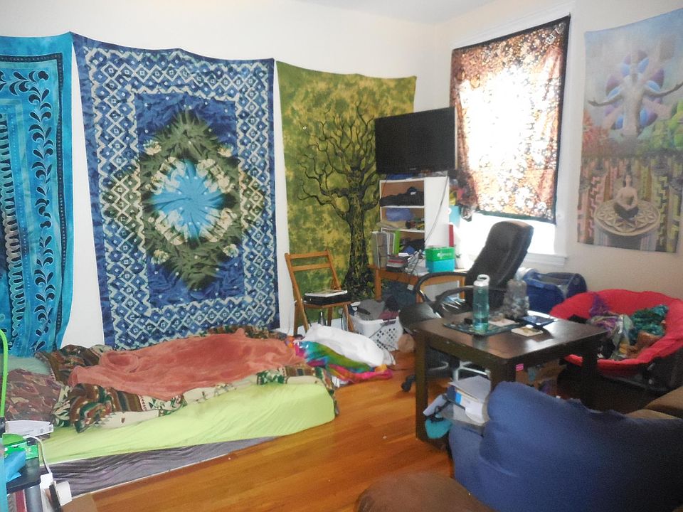 2nd image of 1193 Commonwealth Ave APT 19X