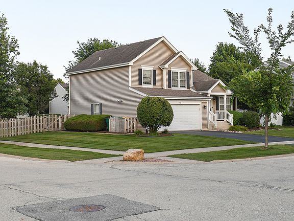 2nd image of 910 Carlyle Dr