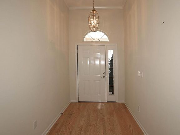 4th image of 4704 Bartlett Ct