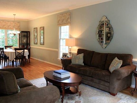 Spacious living room