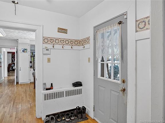 4th image of 26 Hampton Rd