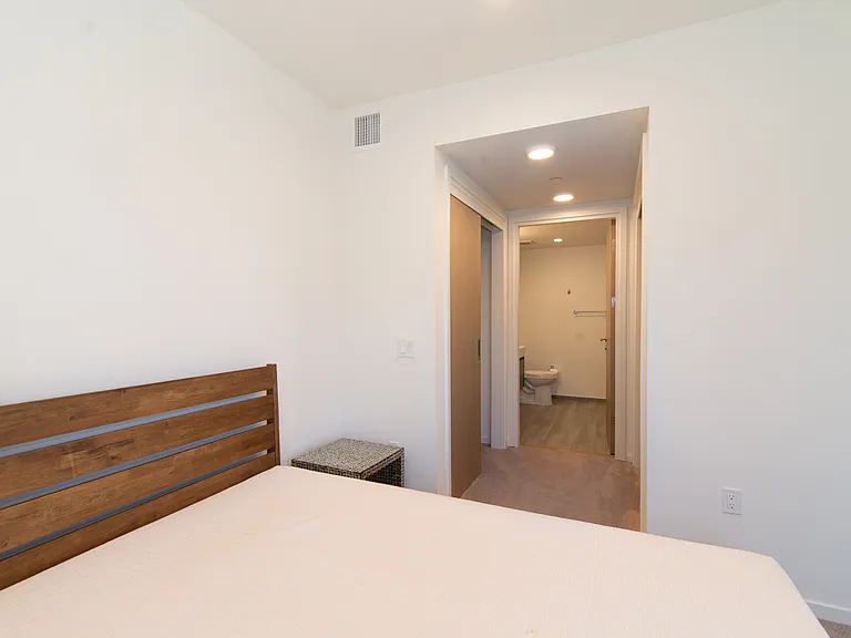 230 7th St #403 — Photo 10