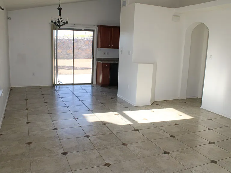 13985 Sandy Rock Dr — Photo 2