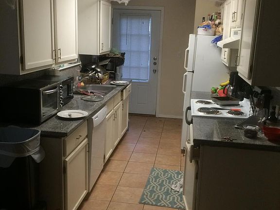 4th image of 4520 1/2 Avenue F #B