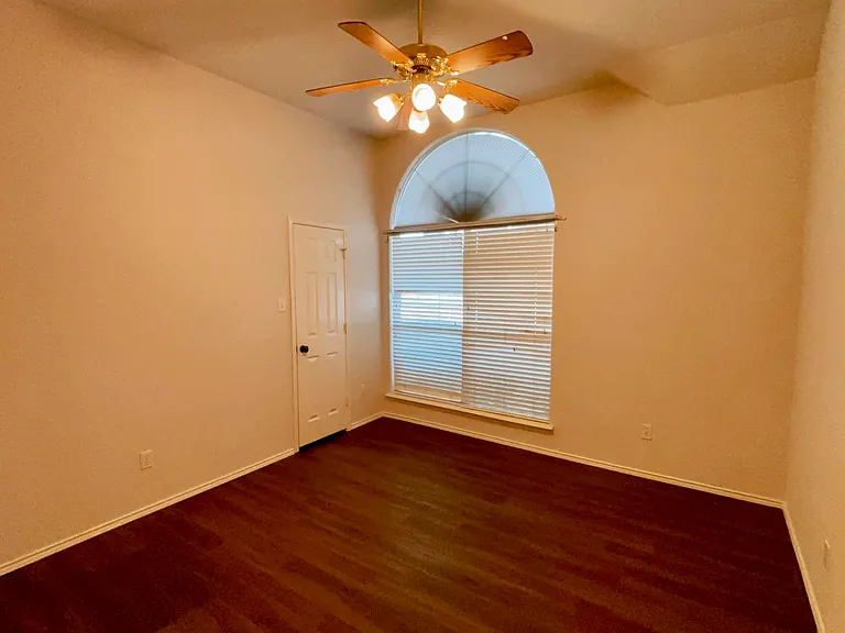 10305 Cecile Dr — Photo 16