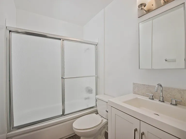 5415 Newcastle Ave — Photo 9
