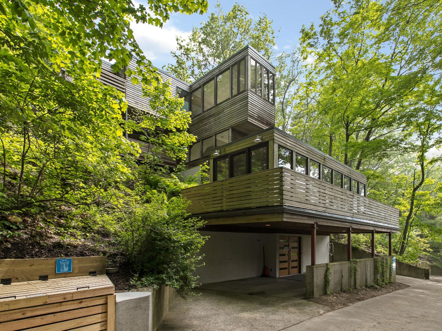 2261 Crescent Walk, Macatawa, MI 49434 Zillow