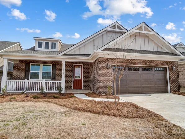 9518 Liberty Hill Dr, Mint Hill, NC 28227