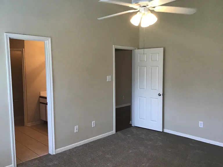 5602 Darby Square Trl — Photo 9