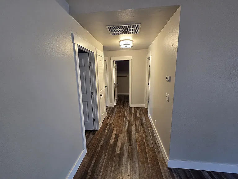 413 Margaret Way — Photo 8