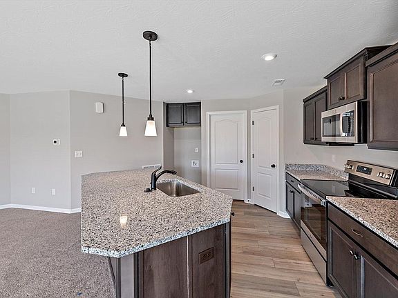 4th image of 2547 Crosshill Dr