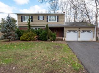 176 Pease Rd, Manalapan, NJ 07726