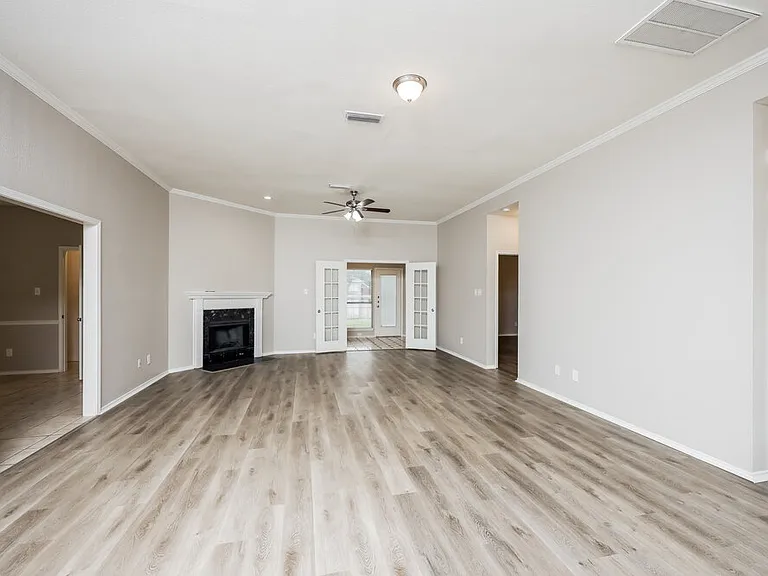 1330 Bogard Ln — Photo 4