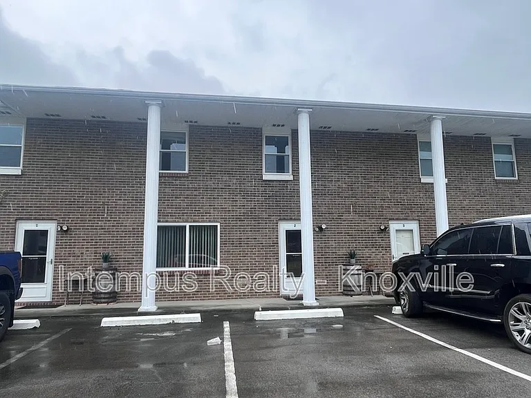 405 Iroquois Ln #2 — Photo 1
