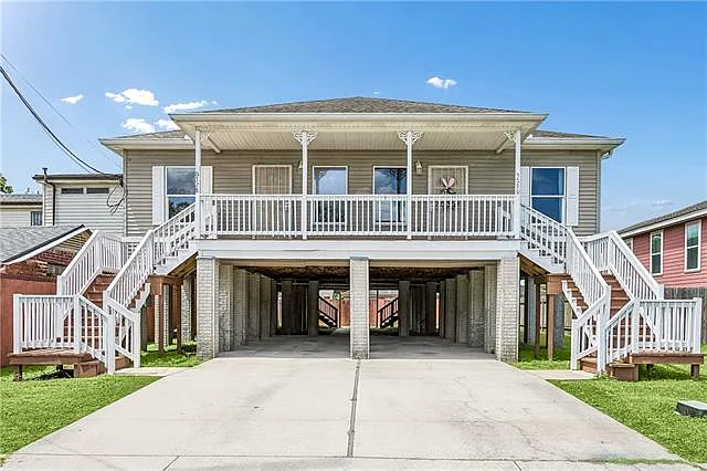 3 bed, 2.0 bath, 1120 sqft, $1,700 — Photo 1
