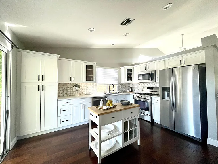 Kristin Ln — Photo 15