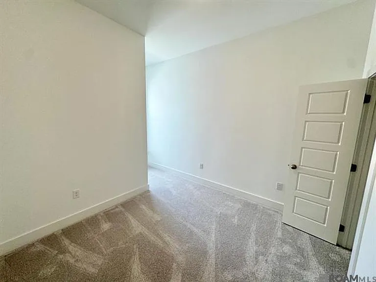 9664 Creekview Dr — Photo 9