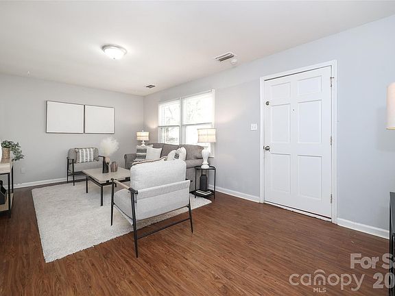 4th image of 609 Fawnbrook Ln