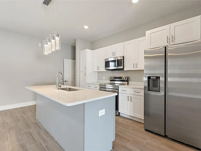 802 James Dr — Photo 9