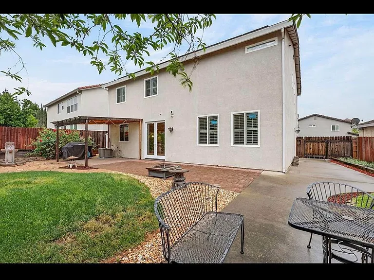 6311 Bluebill Ct — Photo 15