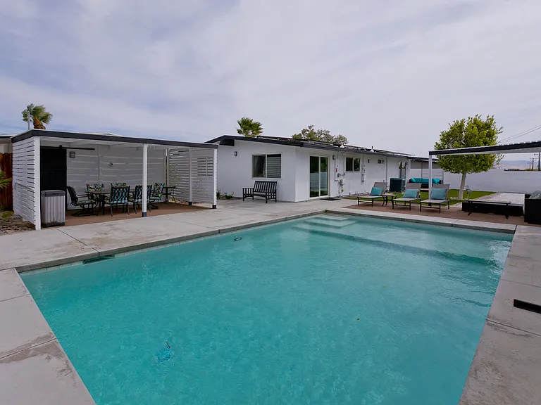 765 W Rosa Parks Rd — Photo 40