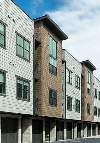 1st image of 5639 Belmont Ave #220