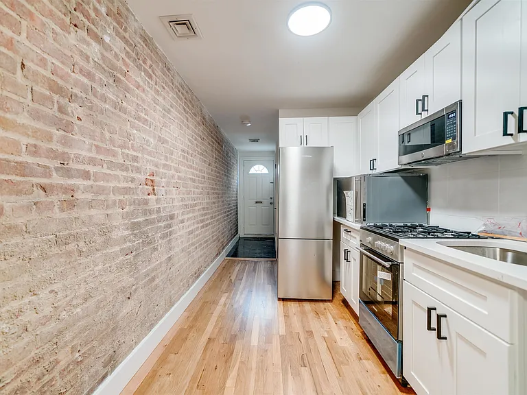 163 3rd St #1E — Photo 7