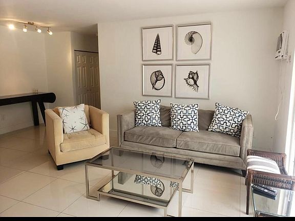 3rd image of 719 Euclid Ave APT 1