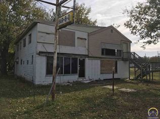 1726 SW Harrison St, Topeka, KS 66612