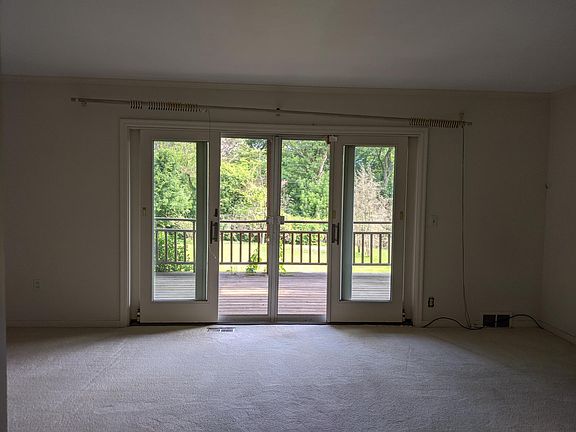 4th image of 2810 Lincoln Dr