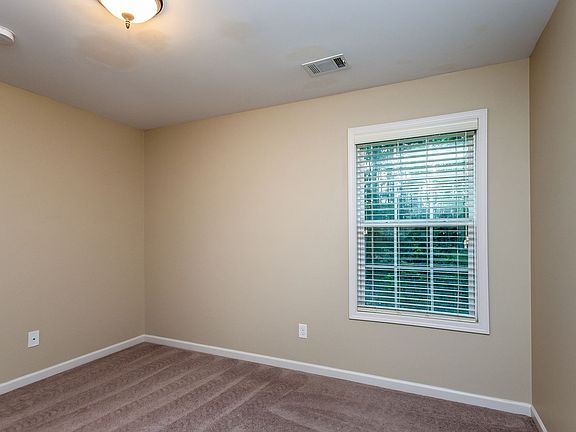 5th image of 2570 Freemont St