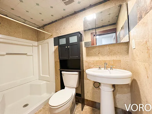 Rented by Voro, LLC | media 13