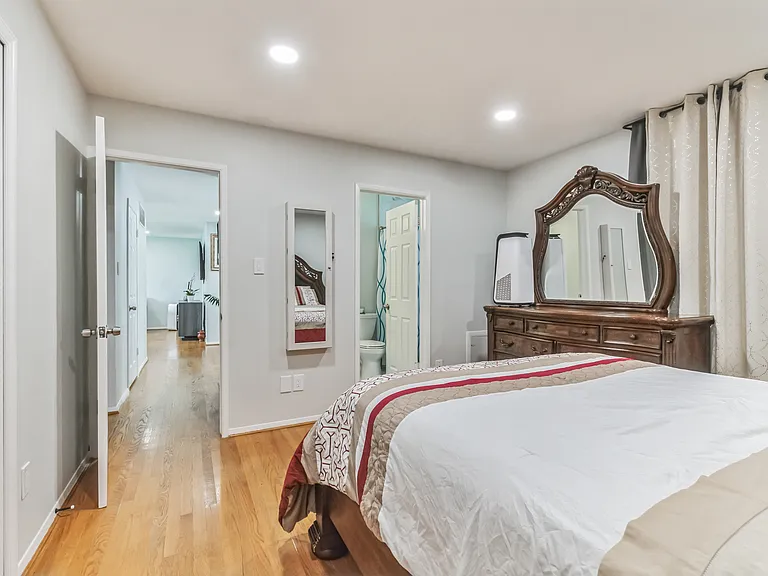 14625 Batavia Dr — Photo 35