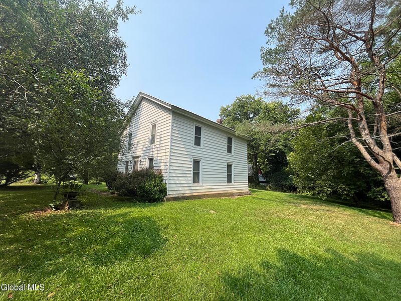 3rd image of 77 Factoryville Road